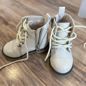 Bums & Roses toddlers Boots in Cream